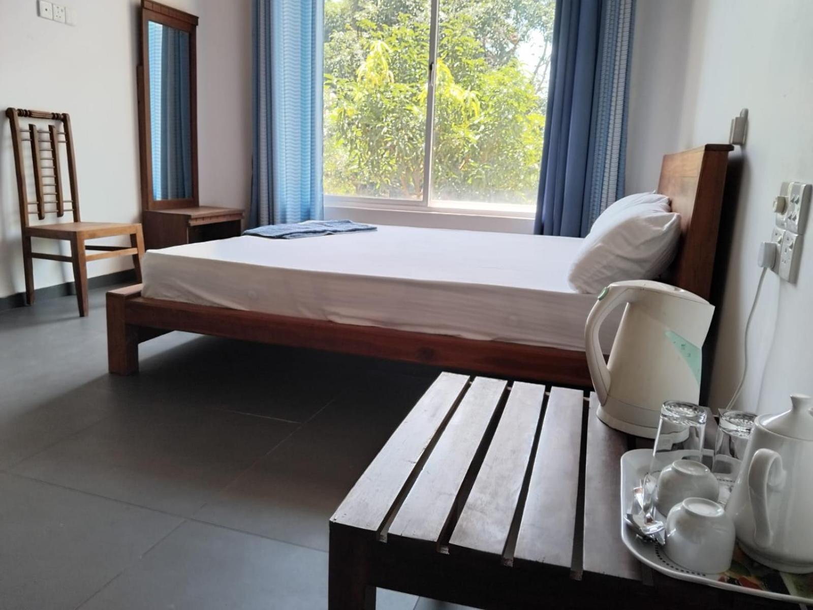 Esha Apartment *